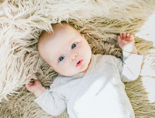 6 dicas para economizar dinheiro quando você tiver um bebê (Foto de Daria Shevtsova no Pexels)